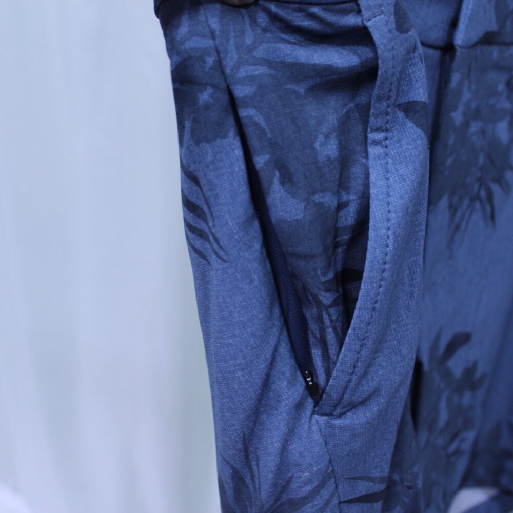 All in Motion Blue Floral Men's Shorts - Picture 7 of 7